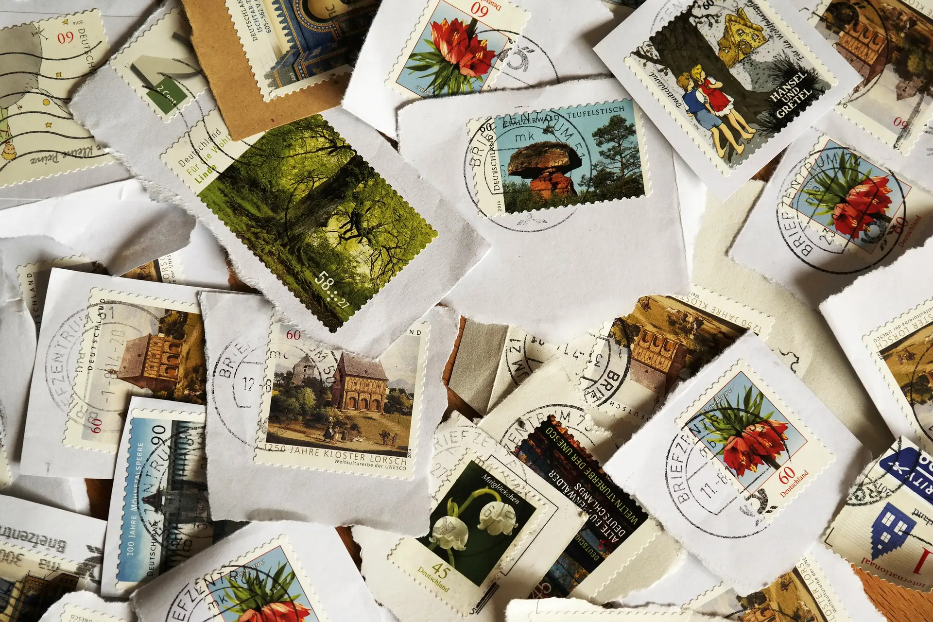 バージル　ポストカード stamps-484991_1920.jpg.webp